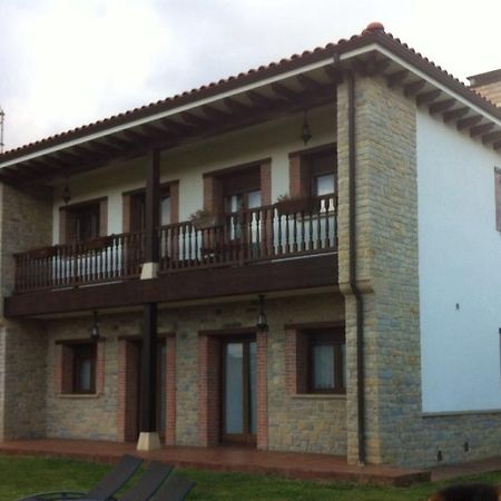 Villa Tiviti Oviedo Luaran gambar