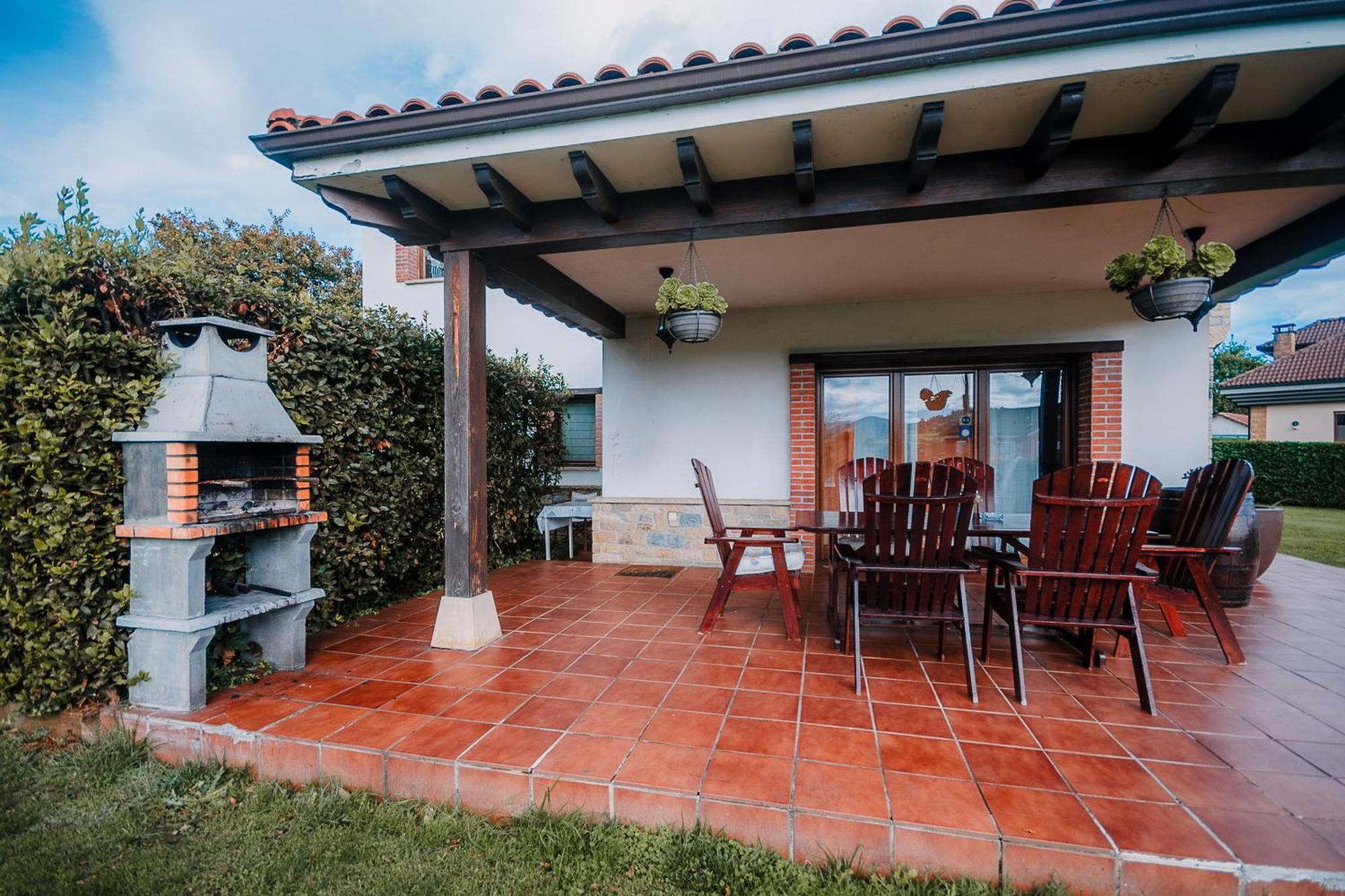 Villa Tiviti Oviedo Luaran gambar