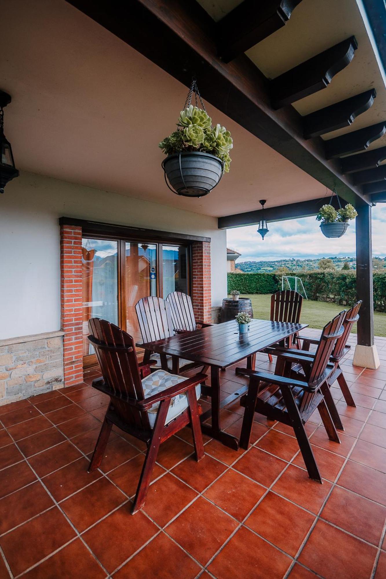Villa Tiviti Oviedo Luaran gambar