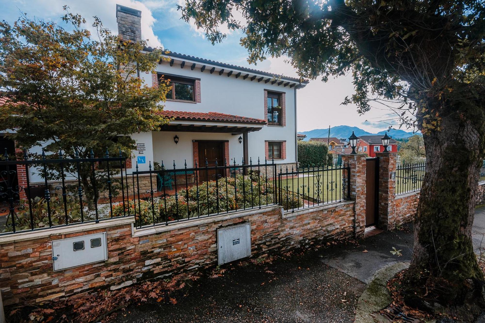 Villa Tiviti Oviedo Luaran gambar