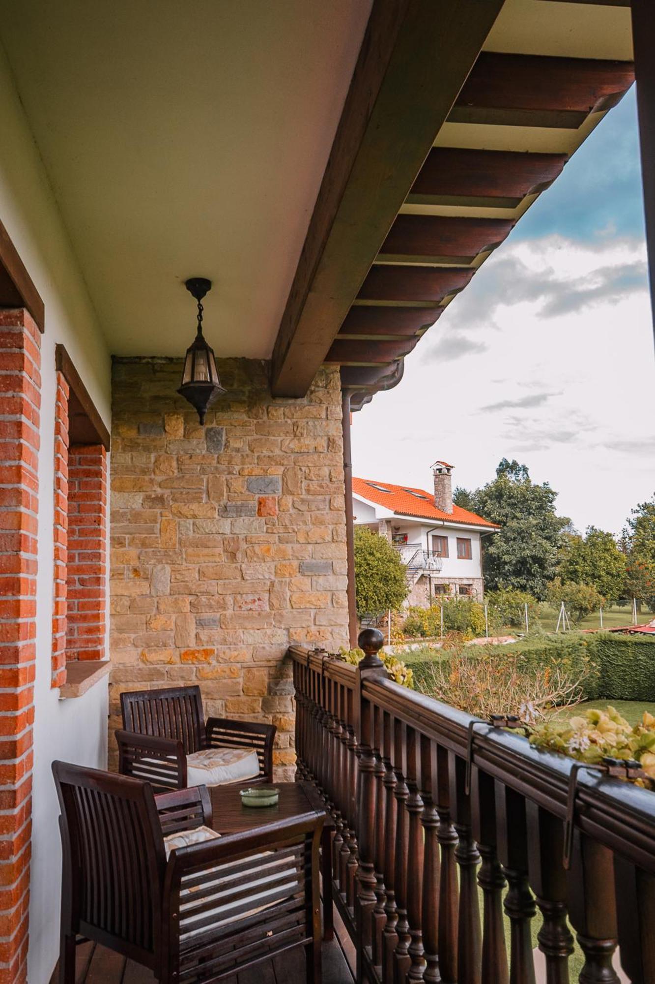 Villa Tiviti Oviedo Luaran gambar