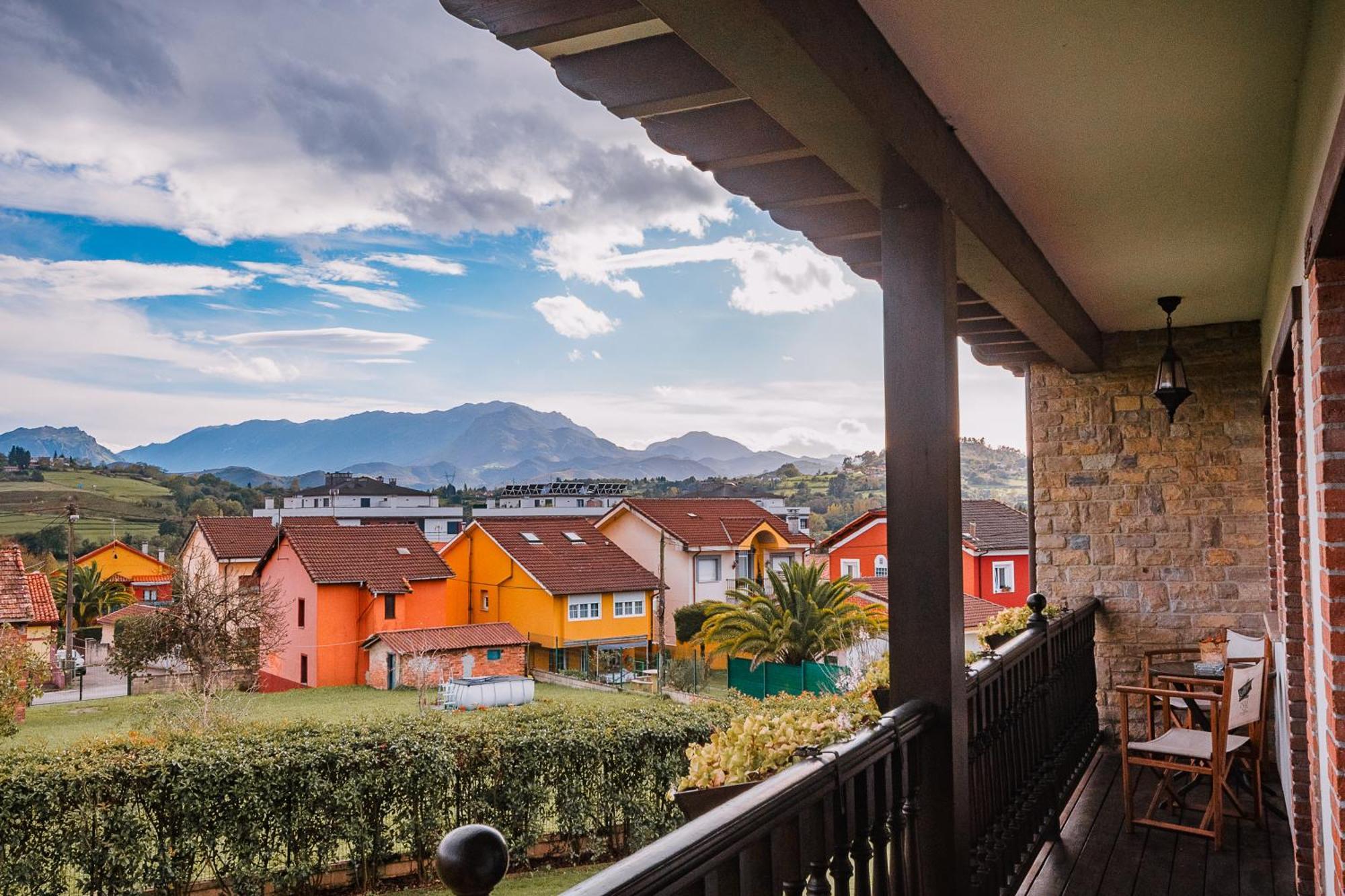 Villa Tiviti Oviedo Luaran gambar