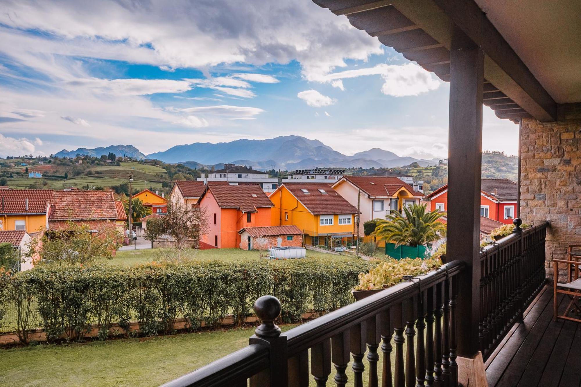 Villa Tiviti Oviedo Luaran gambar