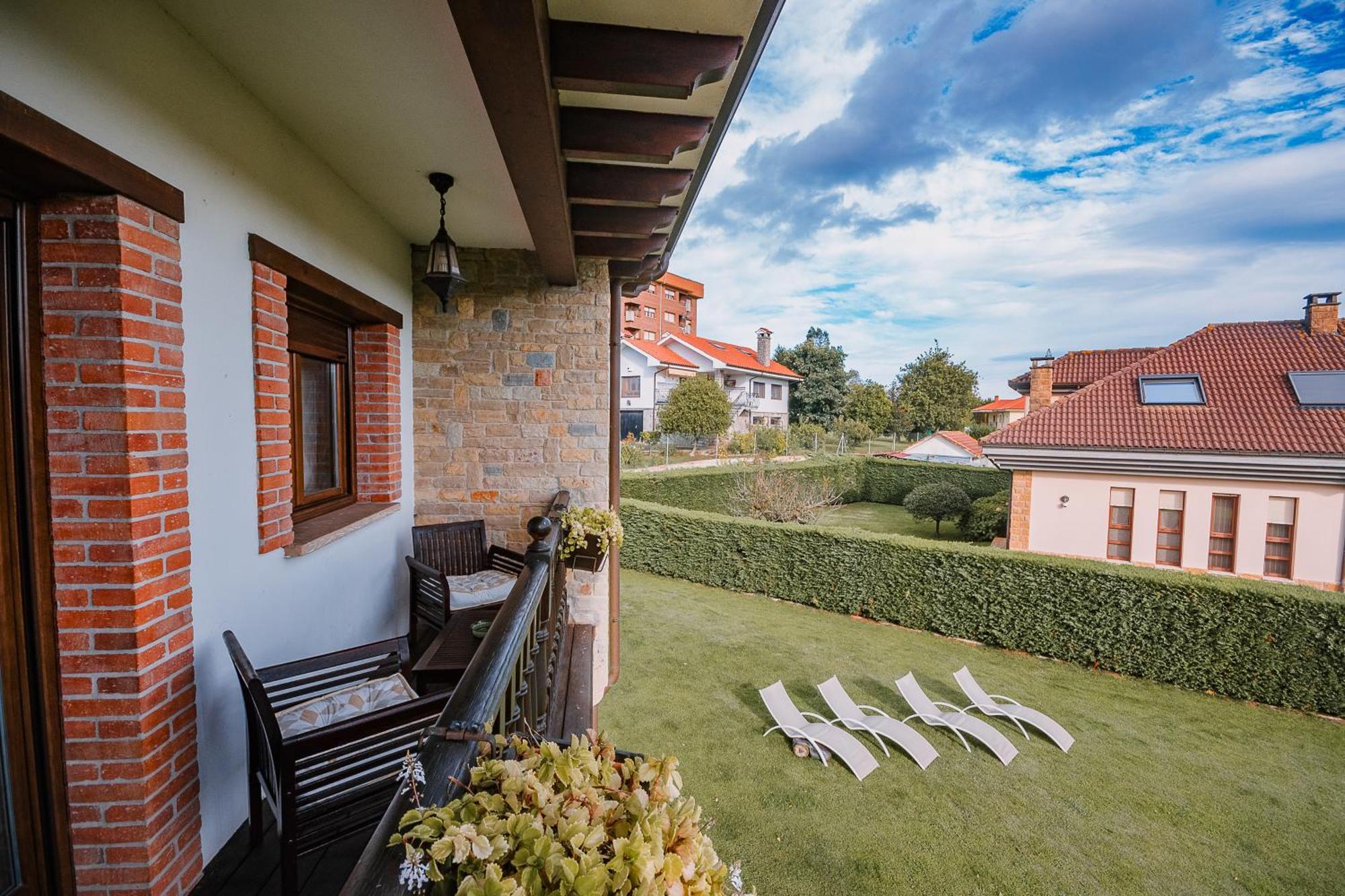 Villa Tiviti Oviedo Luaran gambar