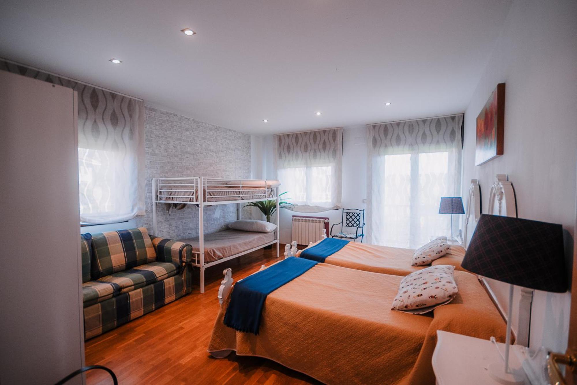 Villa Tiviti Oviedo Luaran gambar
