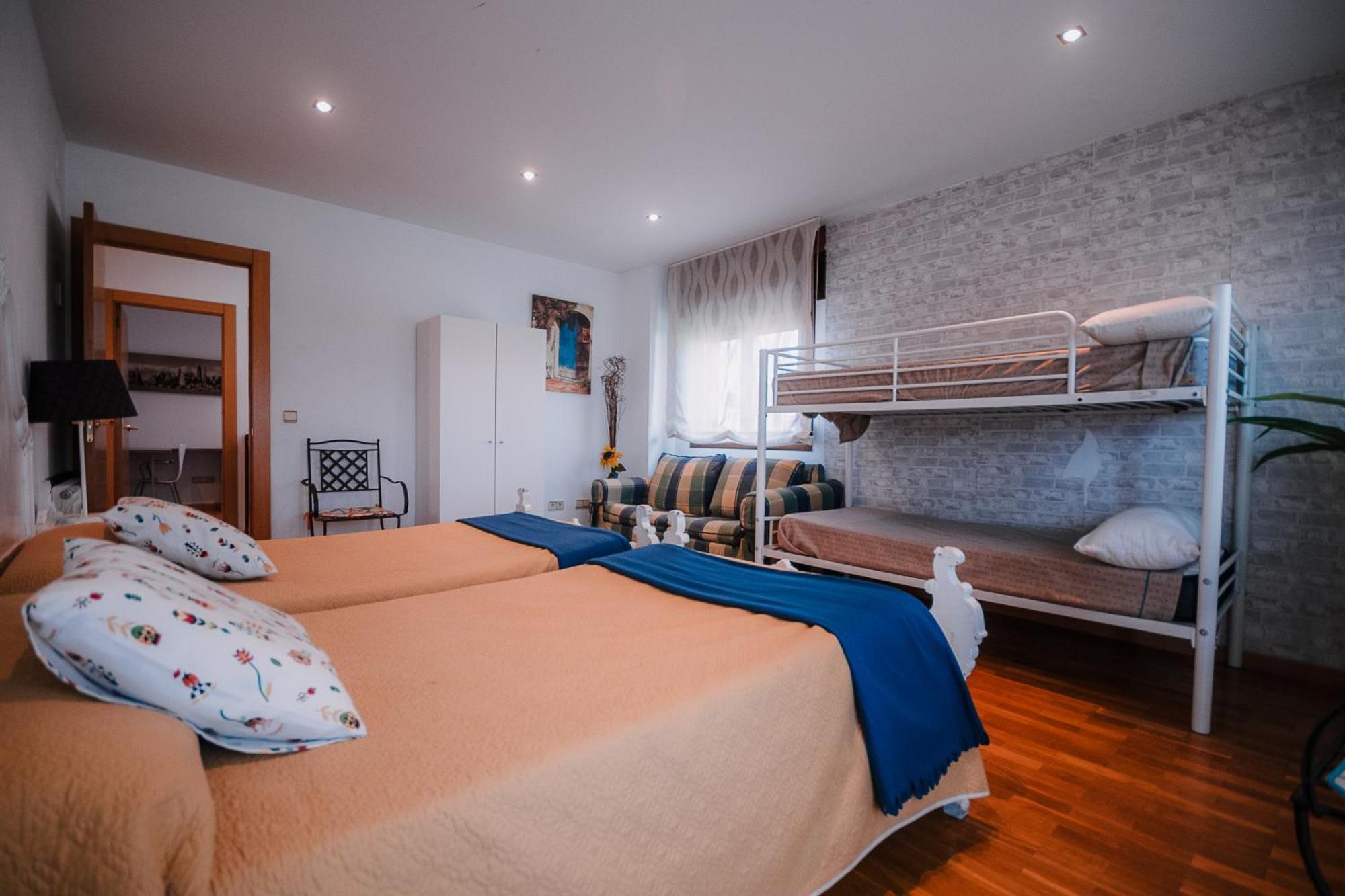 Villa Tiviti Oviedo Luaran gambar
