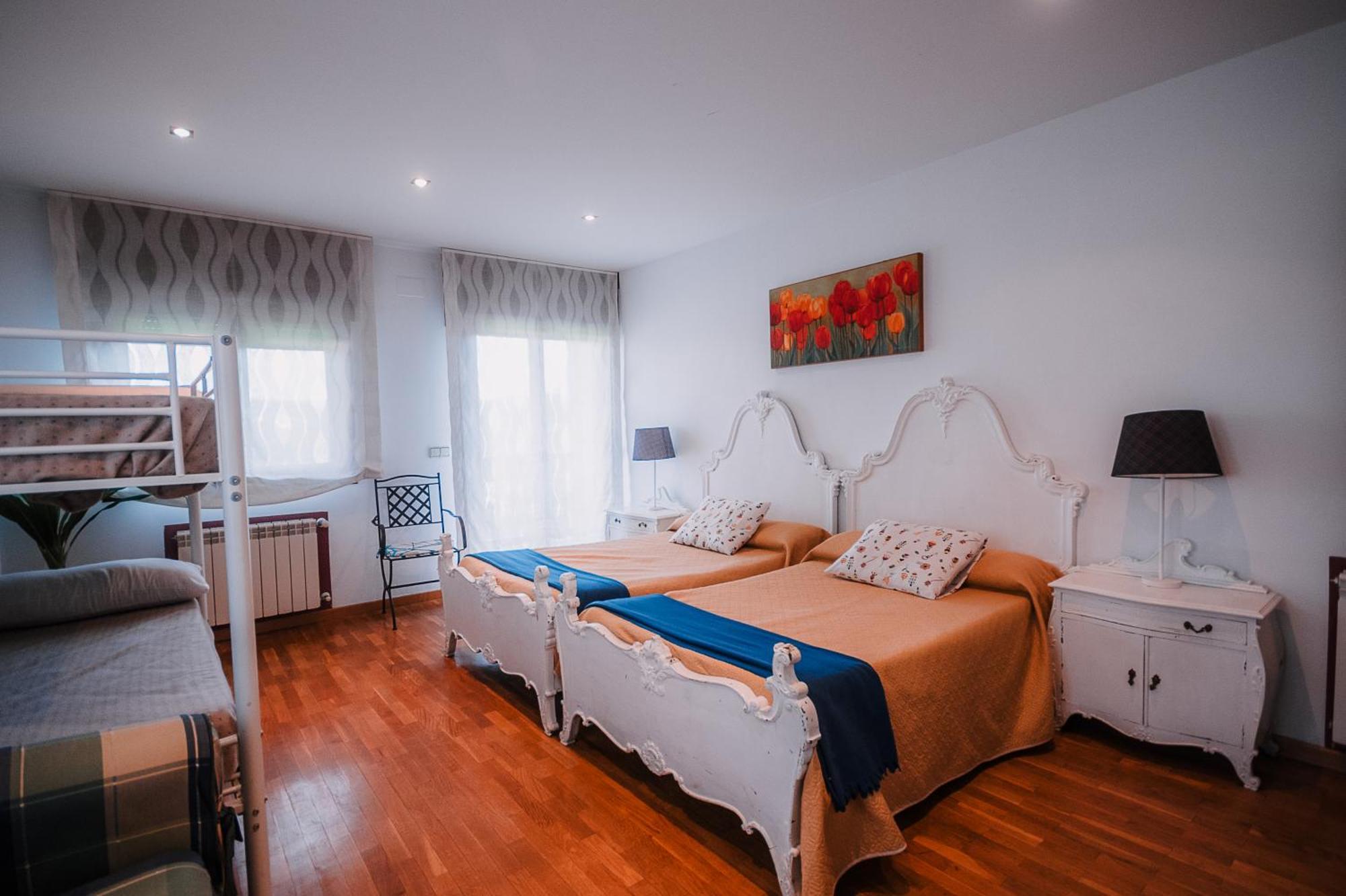 Villa Tiviti Oviedo Luaran gambar