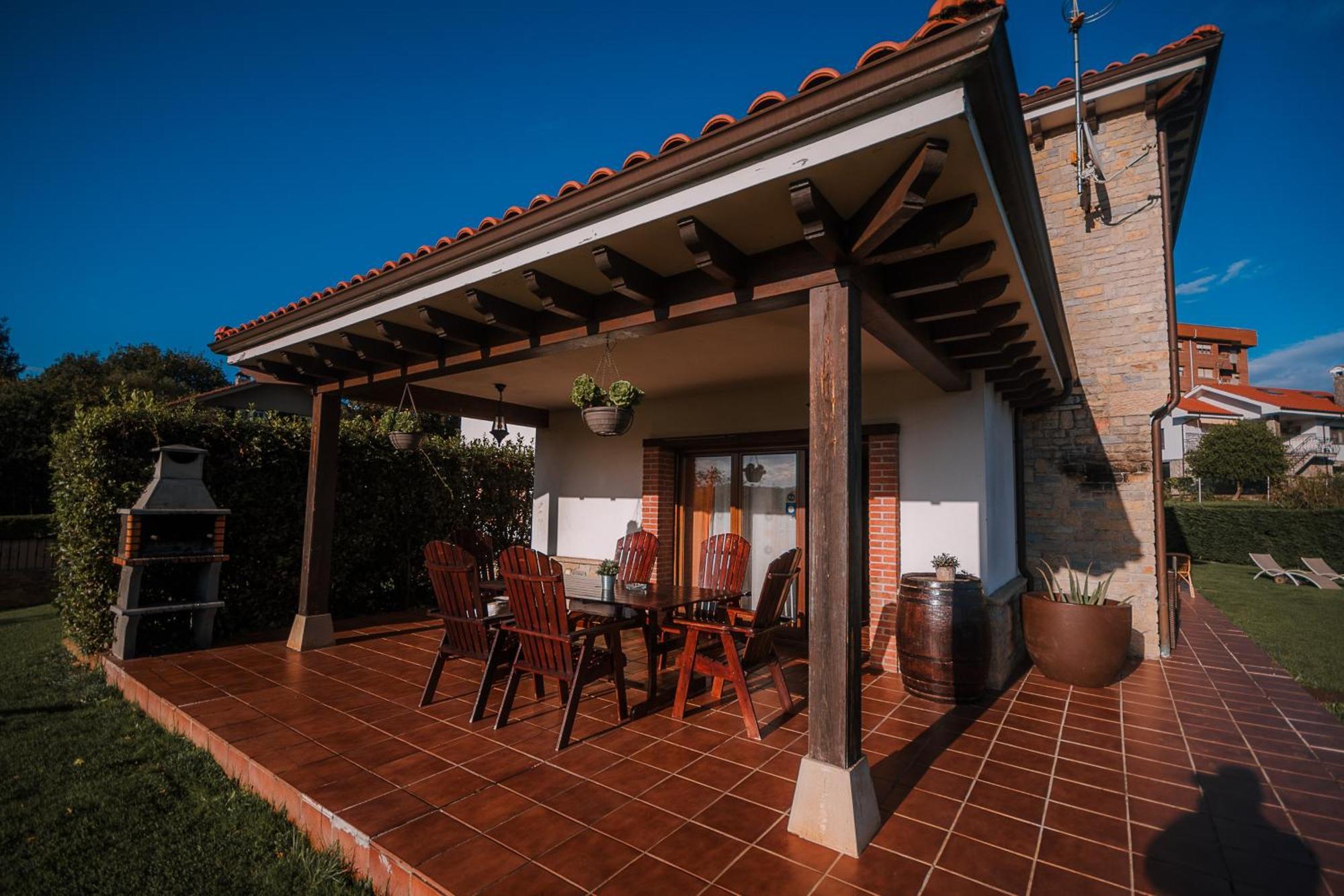 Villa Tiviti Oviedo Luaran gambar