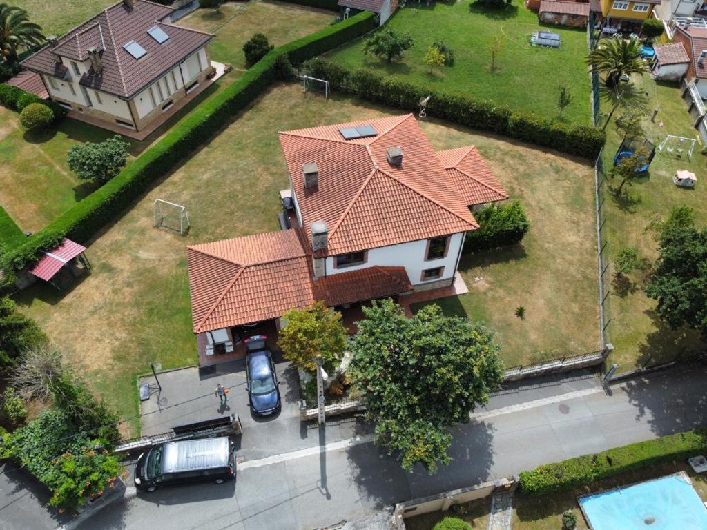 Villa Tiviti Oviedo Luaran gambar
