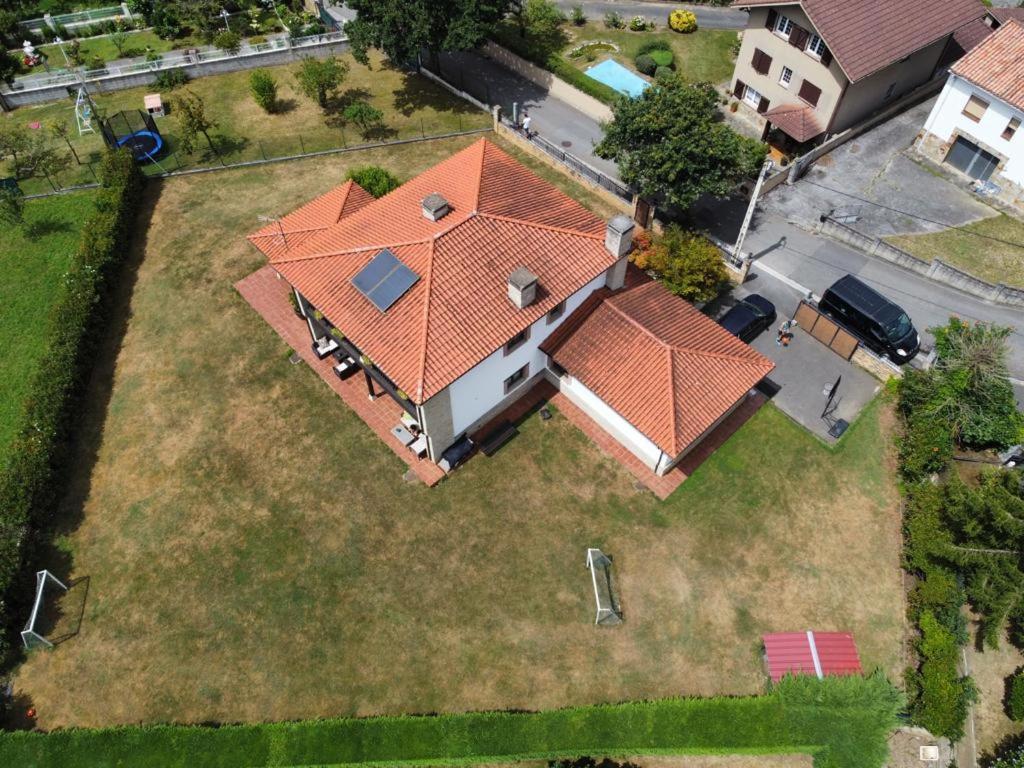 Villa Tiviti Oviedo Luaran gambar